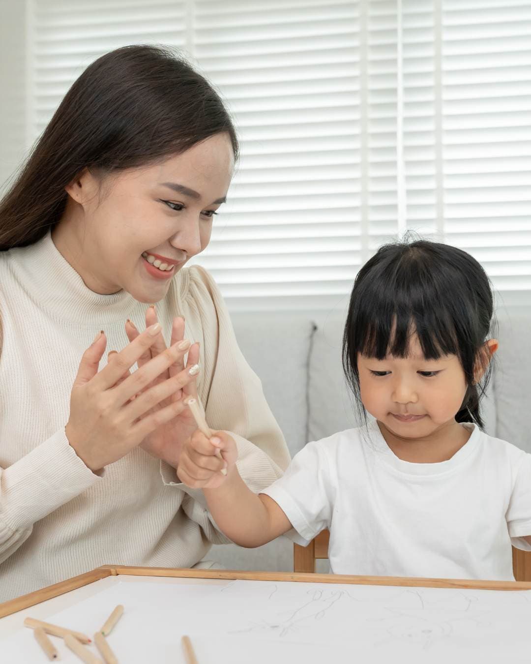 Guru datang ke rumah mengajar anak